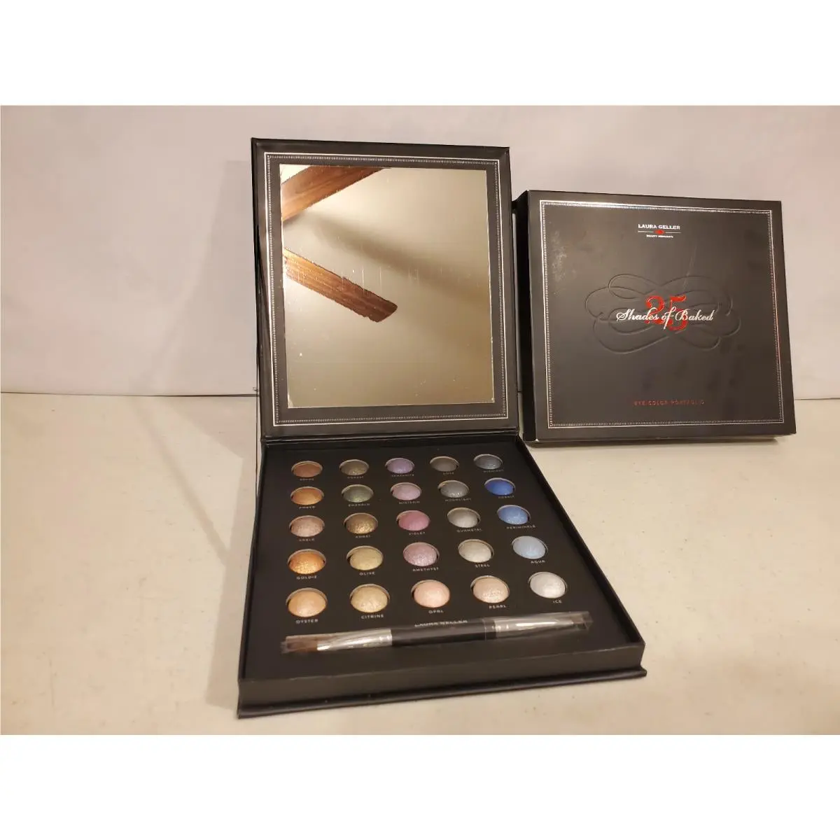 Laura Geller 25 Shades of Baked Eye Color Portfolio W/dual Ended Brush Shadows