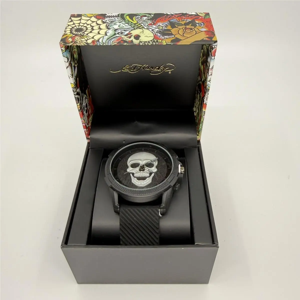 ED Hardy Goth Matte Black Silver Skull Men`s Silicone Strap Watch