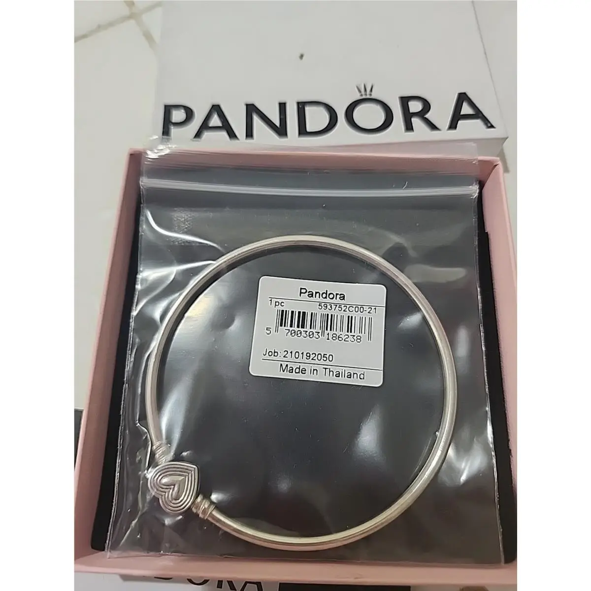 Radiating Heart Clasp Bangle Bracelet 593752C00 Size 21m/7.9 by Pandora