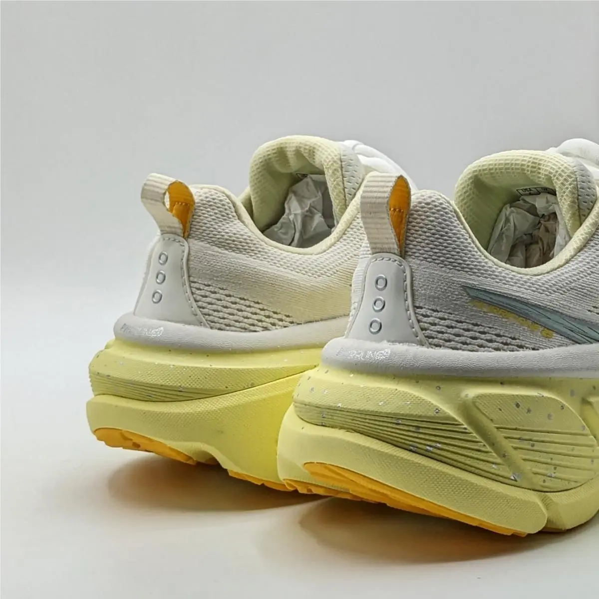 Saucony shoes - Saucony Hurricane 25 - Hurricane - S11026-144 - Ivory 30