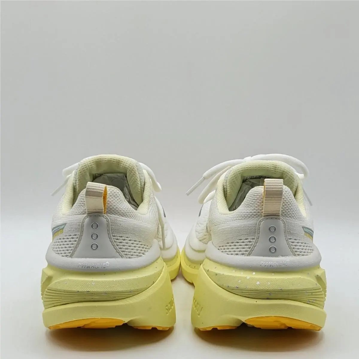 Saucony shoes - Saucony Hurricane 25 - Hurricane - S11026-144 - Ivory 31