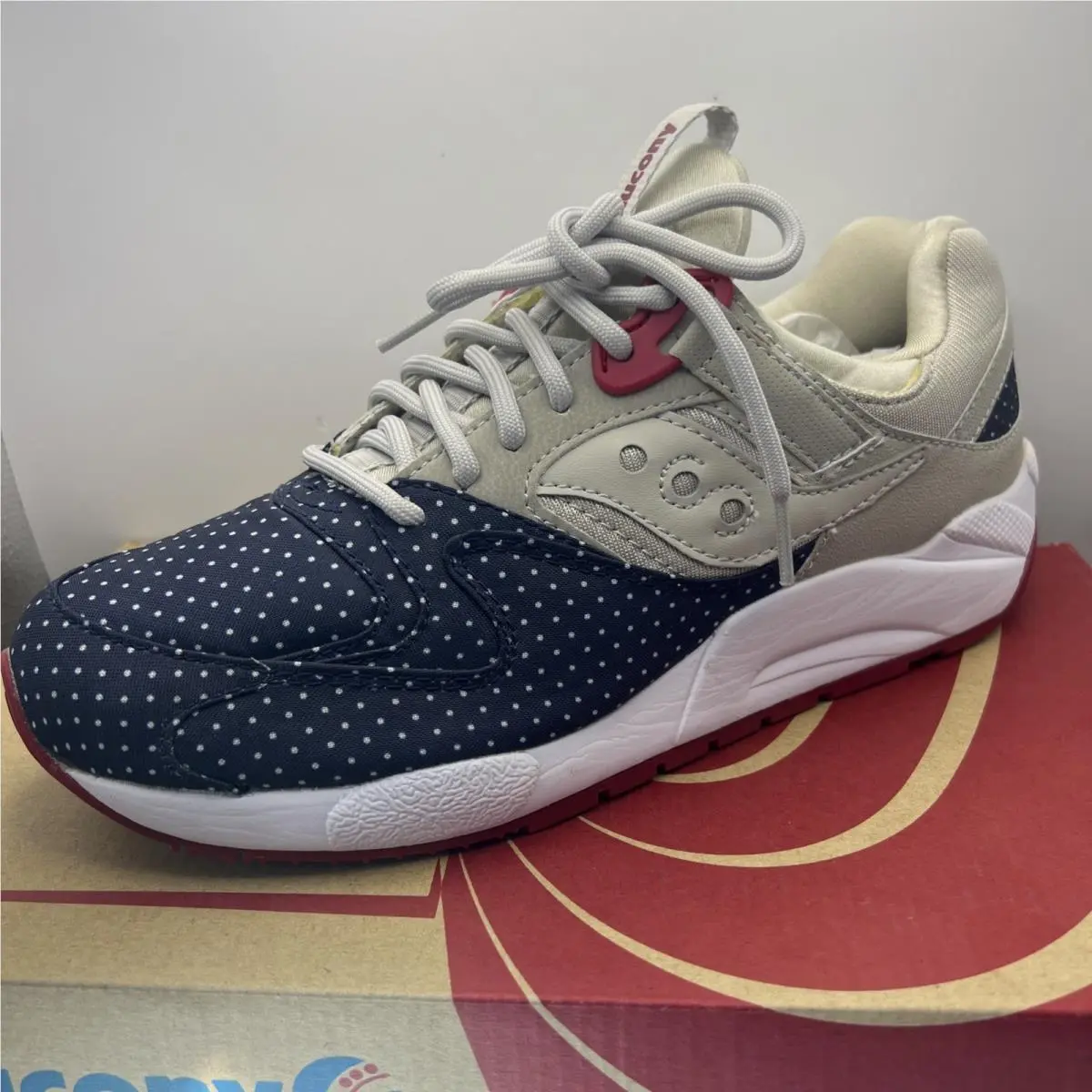 Saucony Mens Grid 9000 Size 8 Tan Blue Dots S70256-1