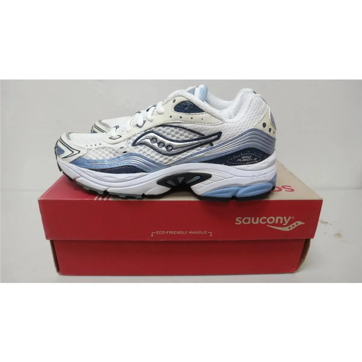 Saucony Grid Fusion 3 Womens Size 6 White Blue Running Shoes Mesh Upper