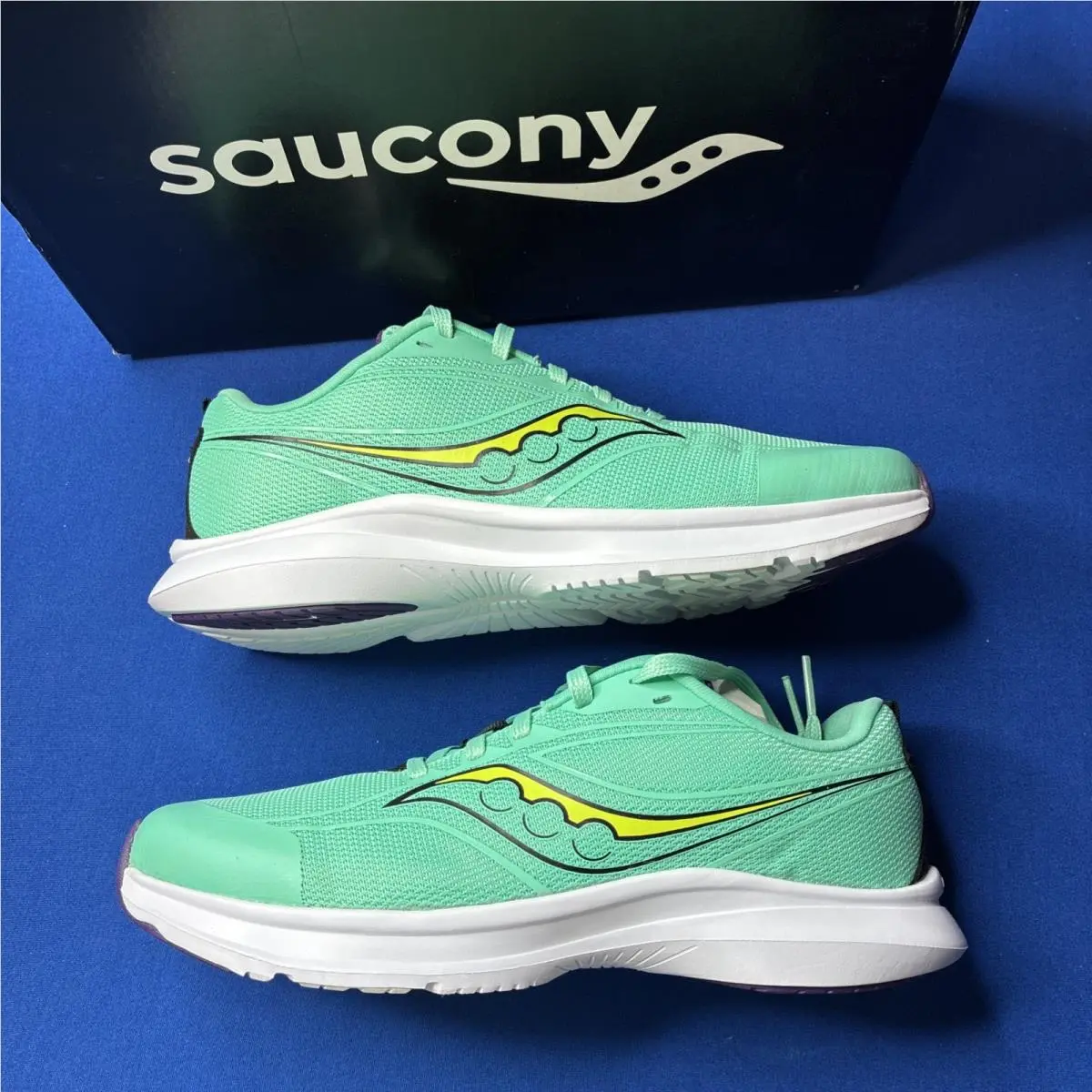 Saucony Kinvara 13 Running Shoe Mint Size 5.5
