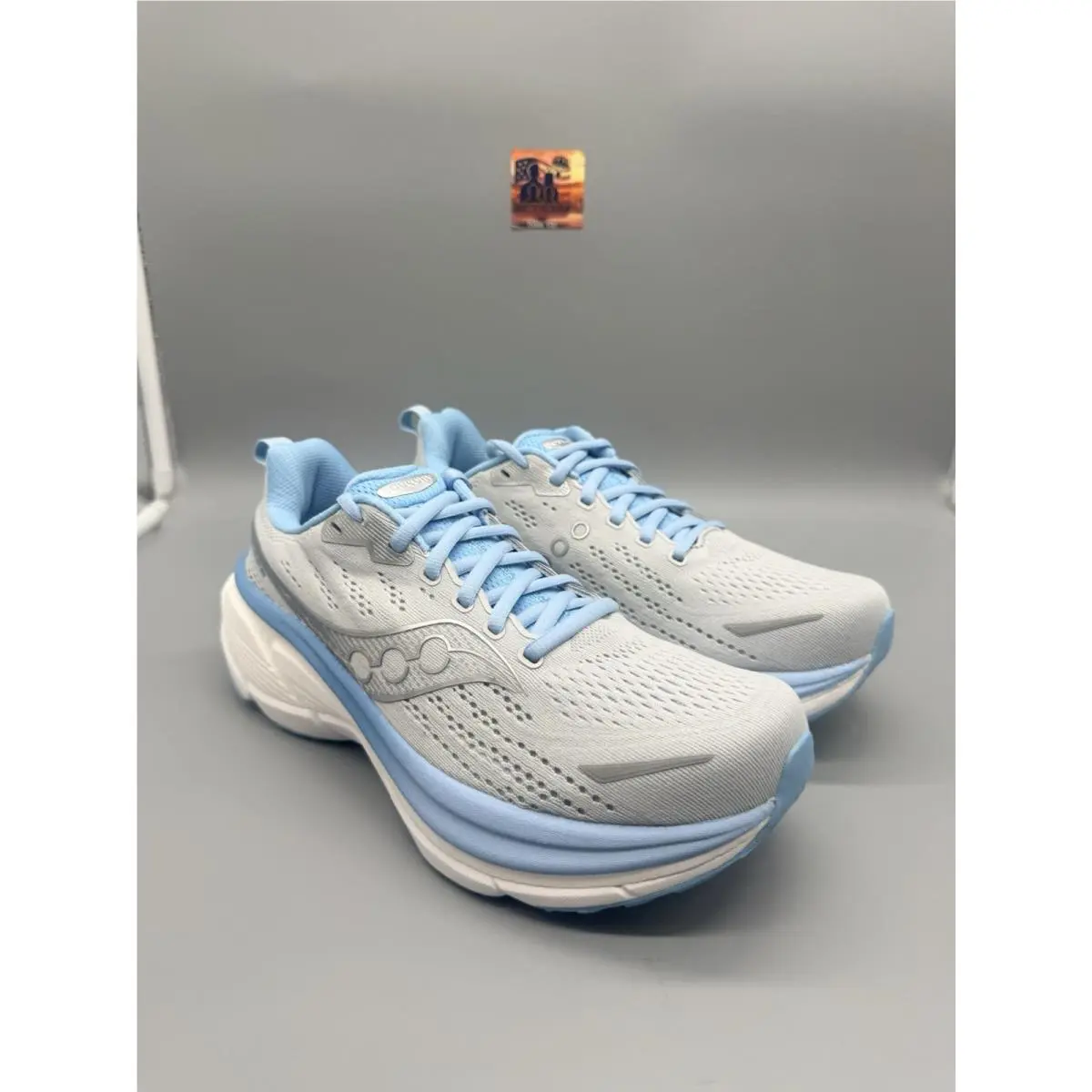 Saucony Hurricane 25 Women`s 9 Running Shoes Cloud Breeze S11026-225