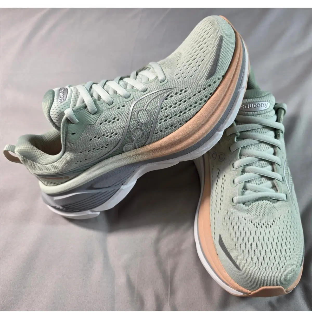 Saucony Hurricane 25 Running Shoes Women 7.5 Mist Cameo S11026-123
