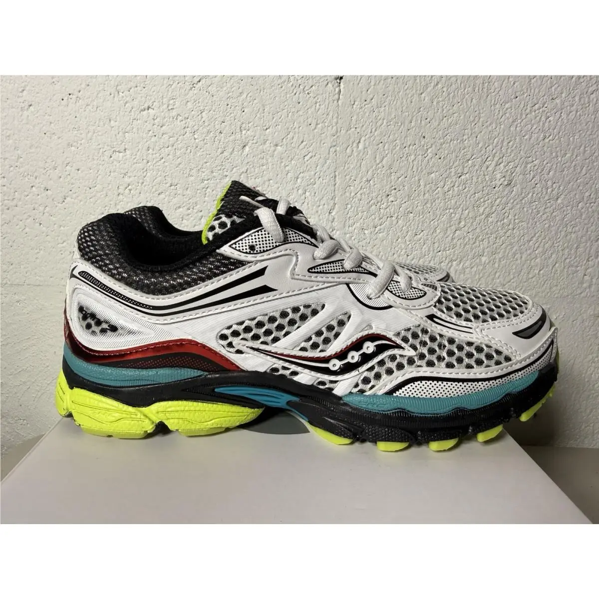 Saucony shoes - Omni 9 KDZ - Omni KDZ - SYF25AB1 - White, Black, Red, Blue, Yellow 2