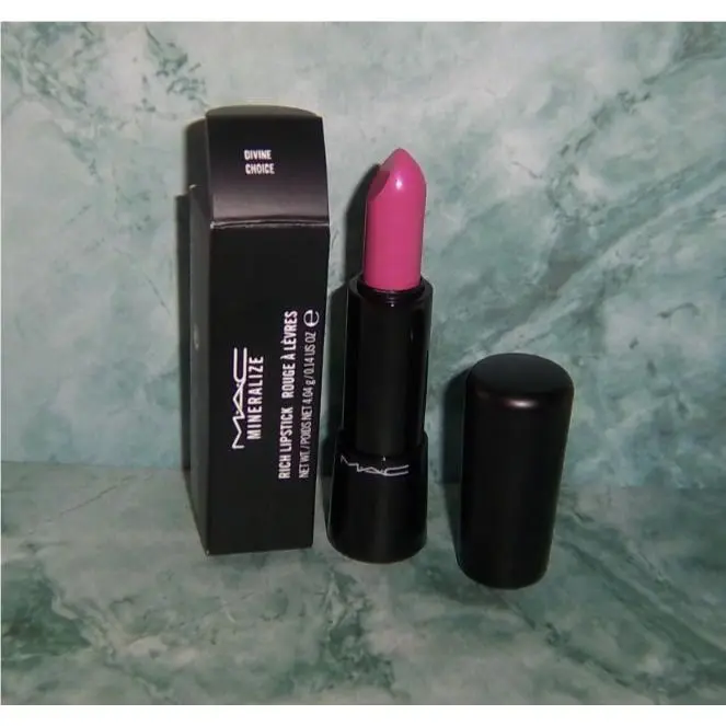 Mac Mineralize Rich Lipstick Divine Choice .14 US OZ