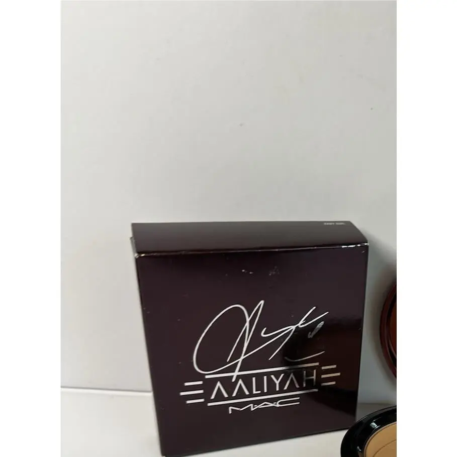 Mac Aaliyah Bronzing Powder Baby Girl 0.35 oz Please Read