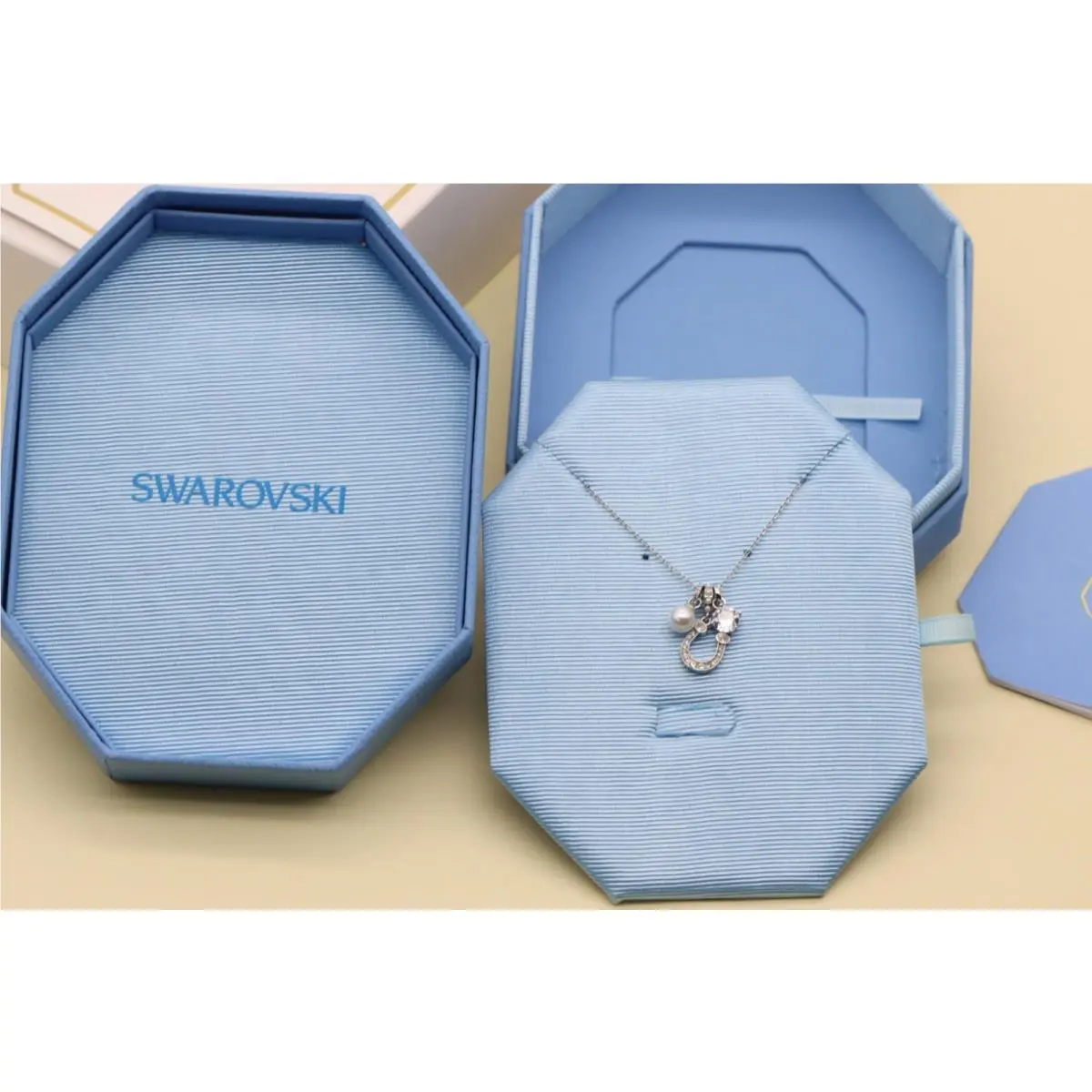 Swarovski Crystal Pearl Pendant Necklace Silver Tone