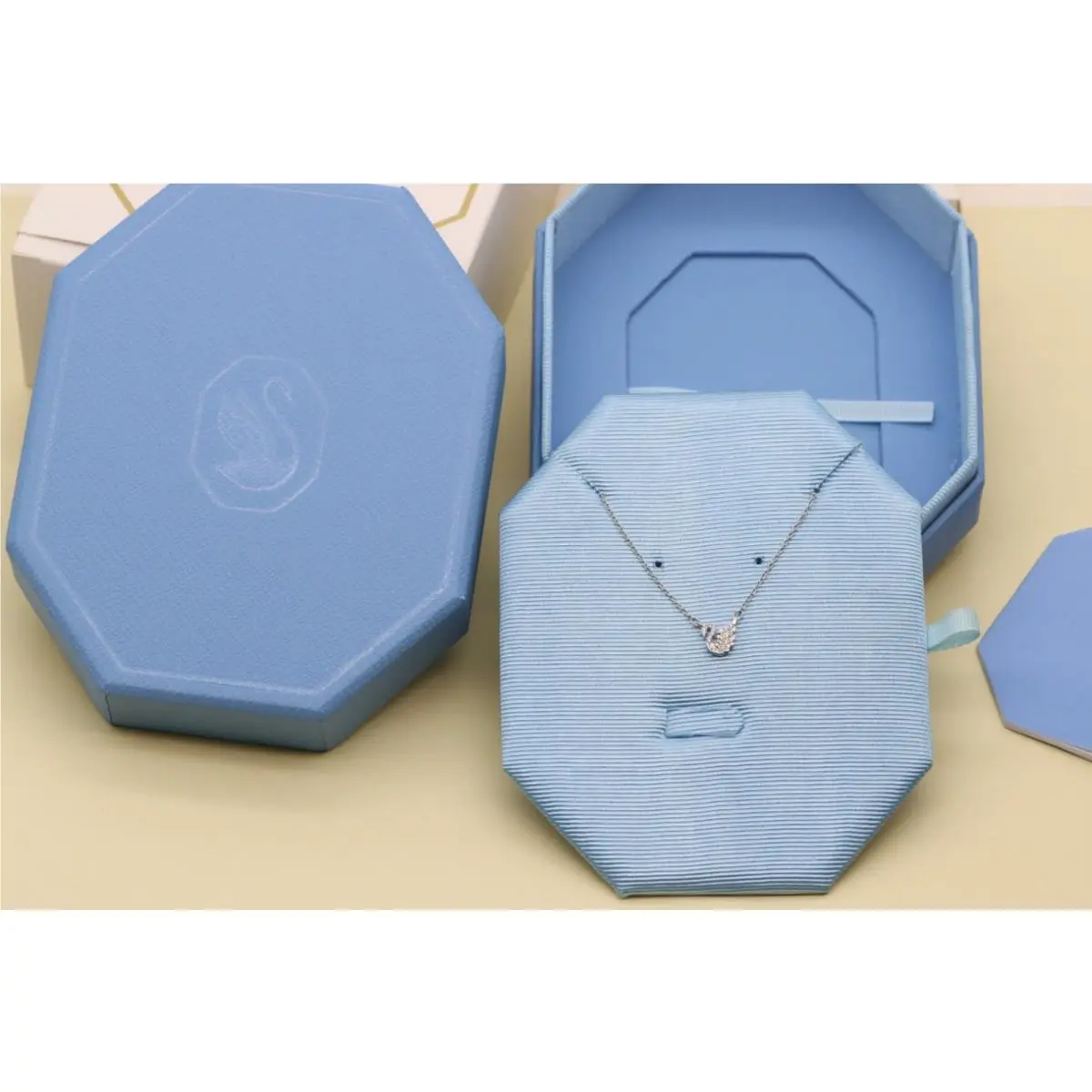 Swarovski Swan Blue Crystal Pendant Necklace Silver Tone