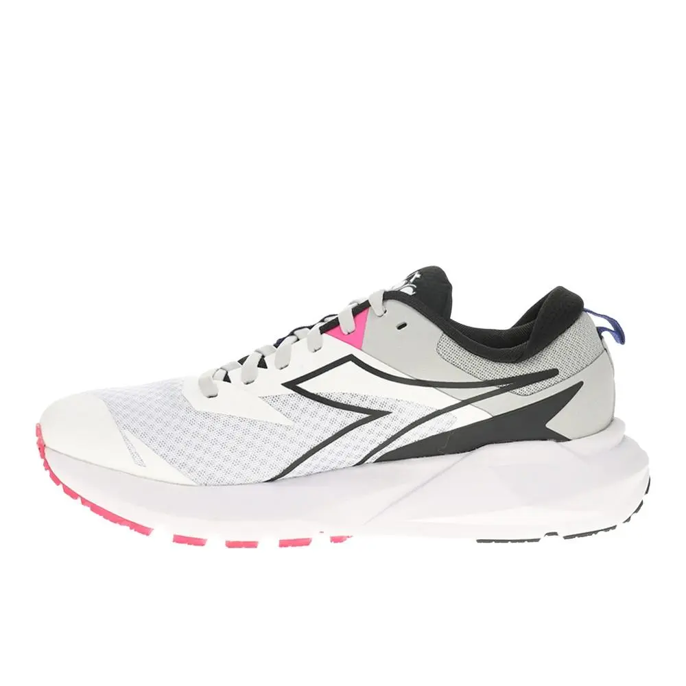 Diadora shoes - diadora Mythos Blushield Vigore 3 Running - 180680-C2750 - White 6