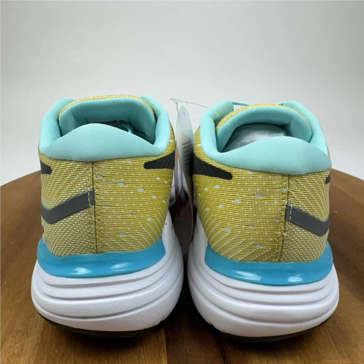 Diadora shoes - Diadora Mythos Blushield 6 - Mythos Blushield - Yellow 2