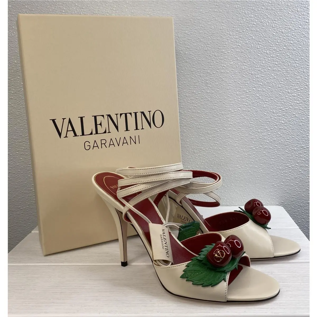 Garavani Cherryfic Sandals Women`s Size US9 EU39 Butter White Leather by Valentino