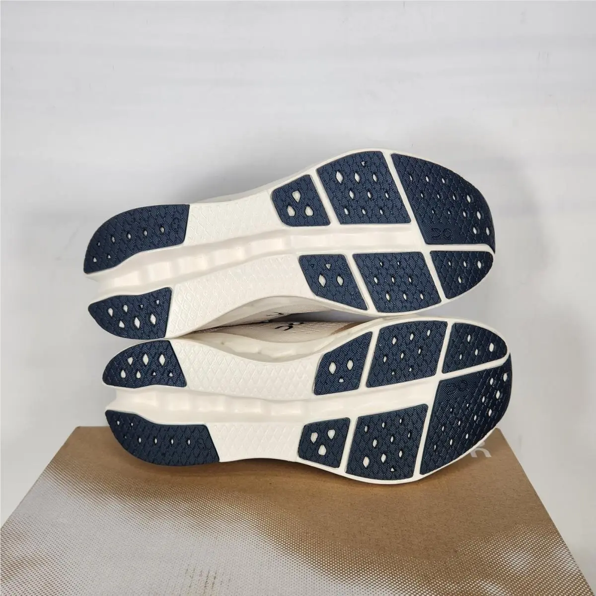 On-Running shoes - Cloudsurfer 2 - Cloudsurfer - Ivory 3