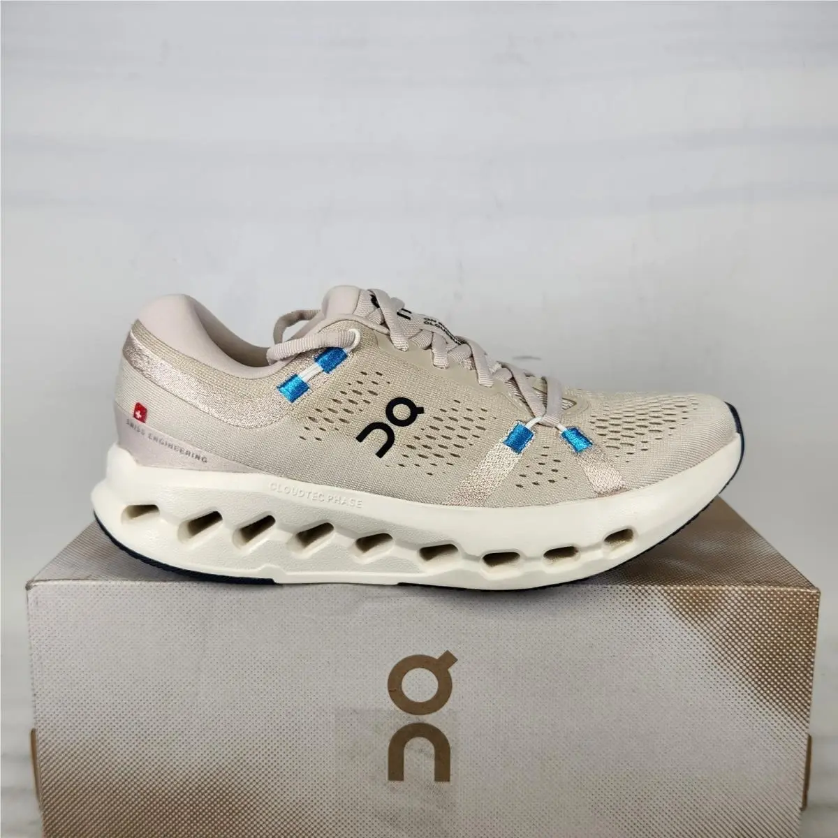 On Running Cloudsurfer 2 Sneakers Women Size 7 Pearl Ivory Athletic Shoes