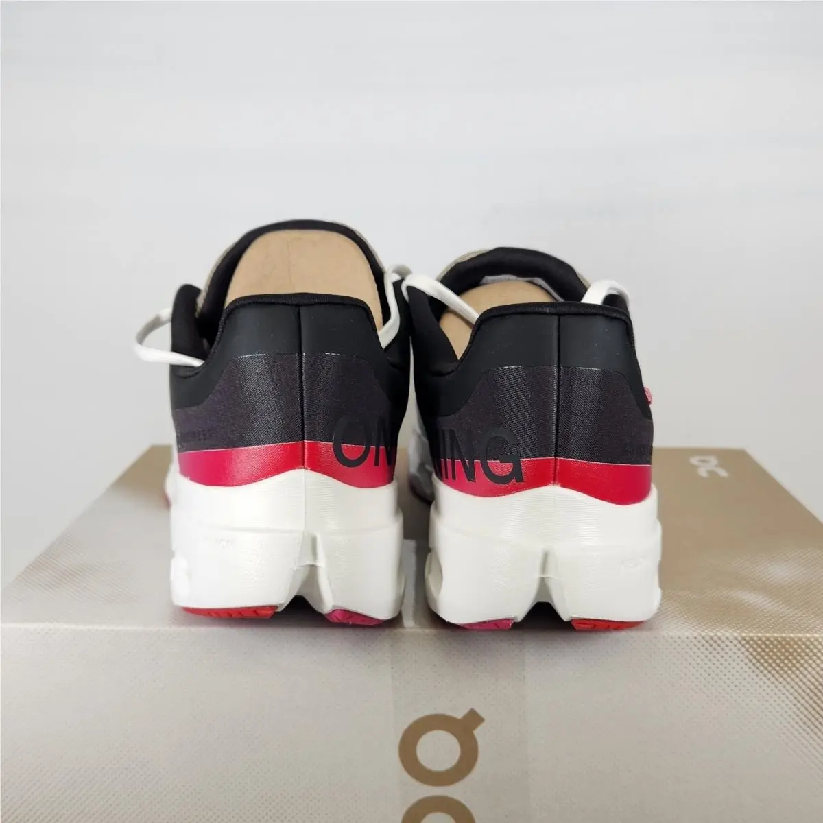 On-Running shoes - Cloudsurfer Next - Cloudsurfer Next - Black 2