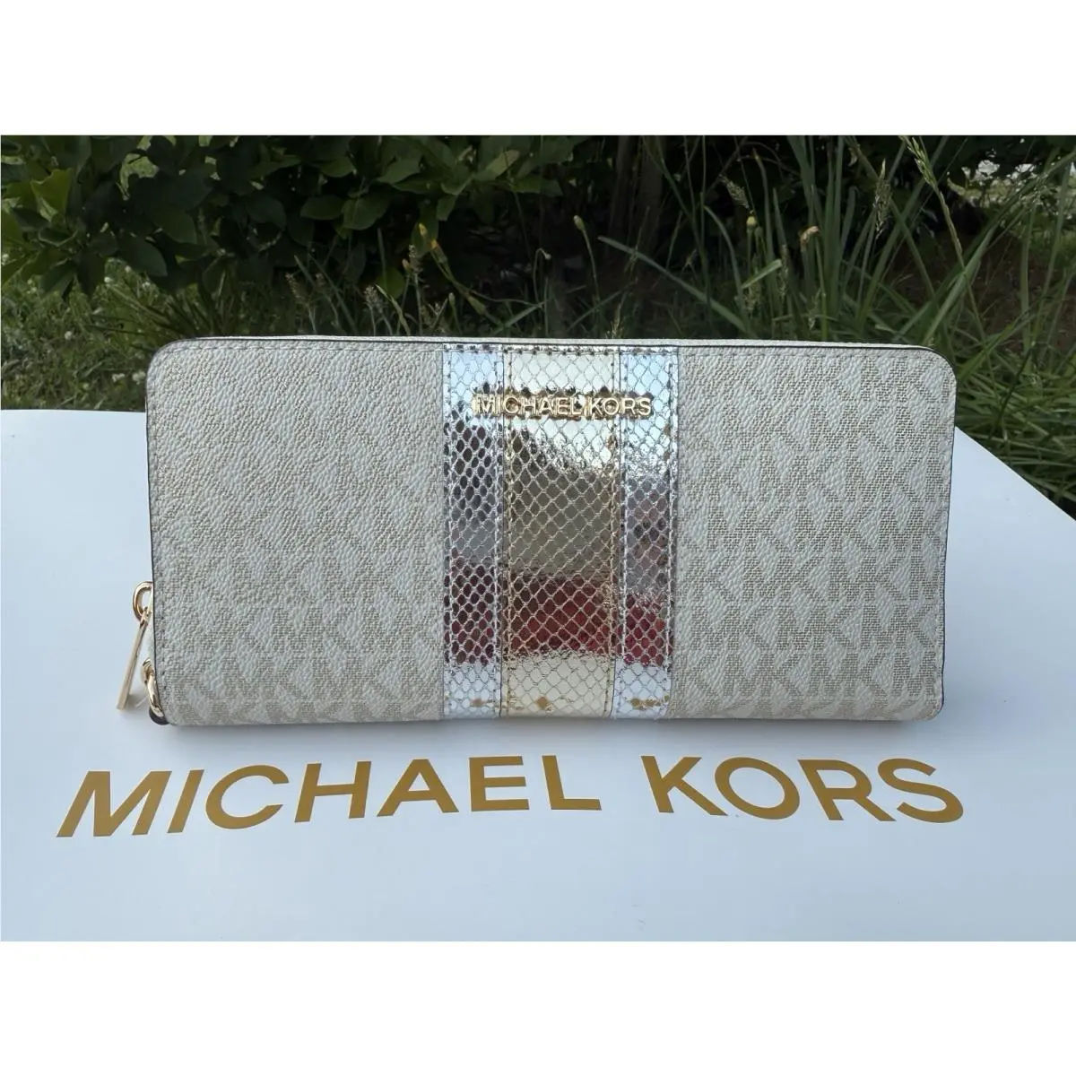 Michael Kors Jet Set Large Continental Pale Gold Leather Wallet