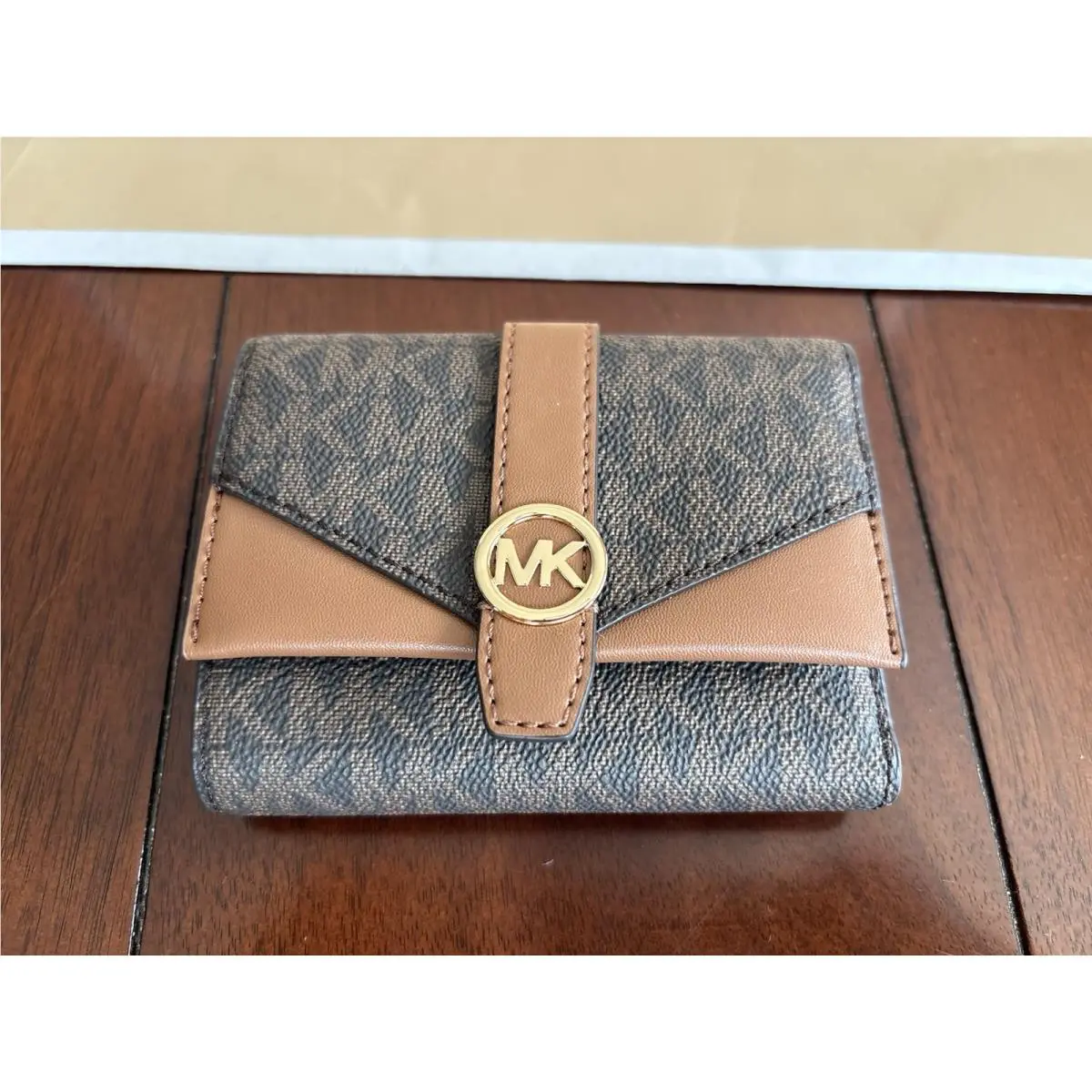 Michael Kors Greenwich Medium Envelope Trifold Wallet Signature Logo Brown