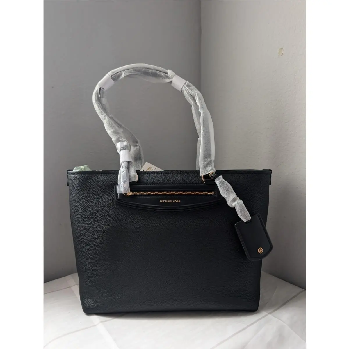 Michael Kors Jet Set Travel Medium Pebbled Leather Tote Bag In Black