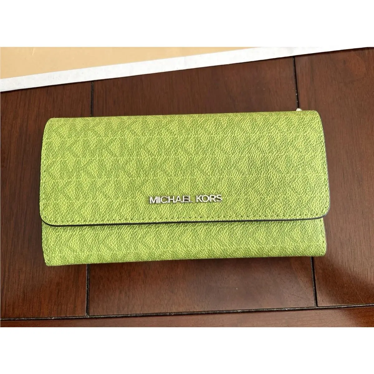 Michael Kors Jet Set Travel Large Trifold Leather Wallet Lime Signature