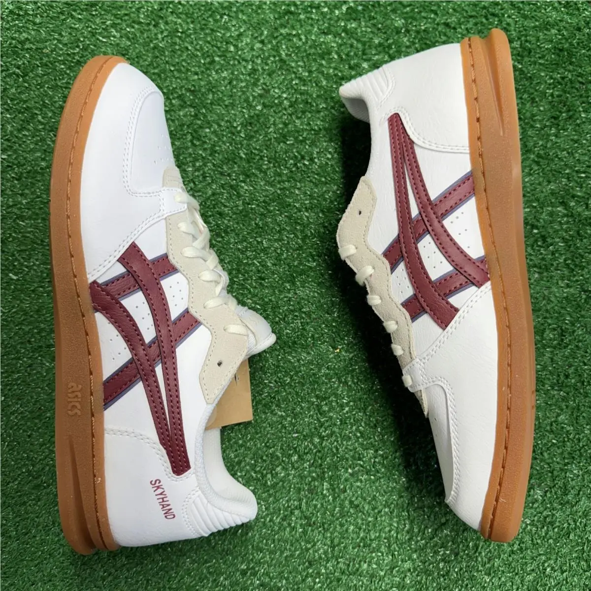 Asics shoes - Skyhand OG White Brisket Red Gum - 1203A451-105 - White 4