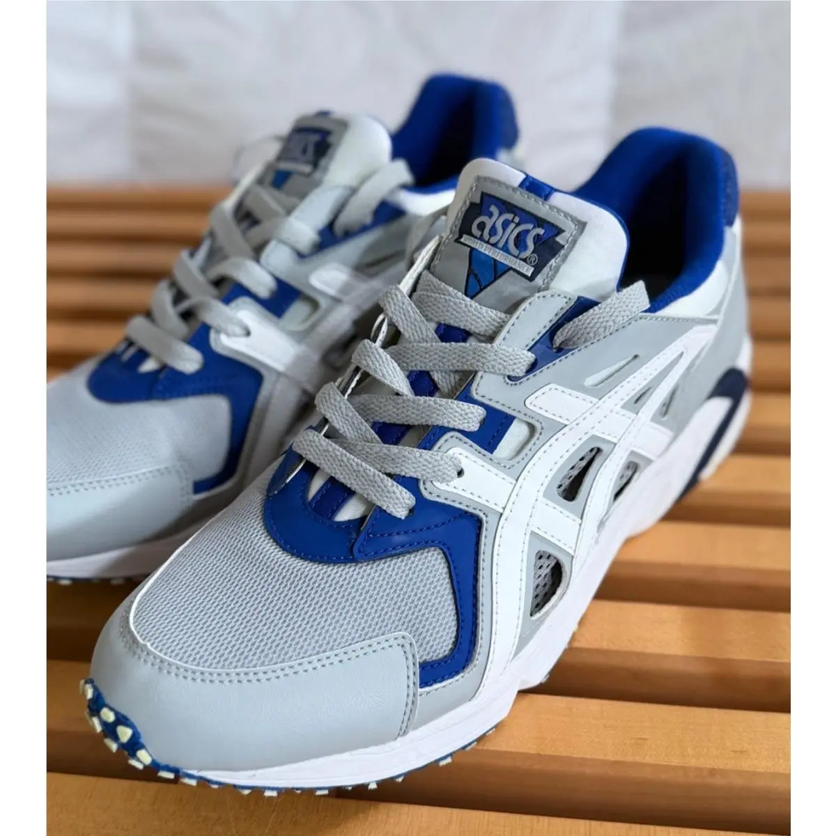 Asics Gel DS Trainer OG Grey White Size 9 Box Retro Running Shoes