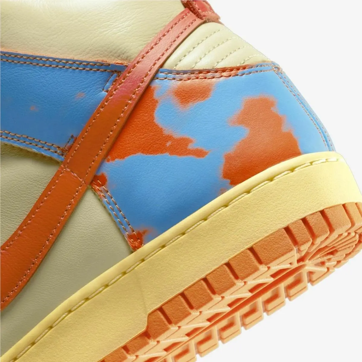 Nike shoes - Nike Dunk High Retro - Dunk High Retro - DD9404-800 - Orange 4
