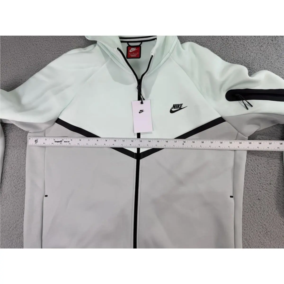 Nike clothing - Mint / Grey-Black (UPC: 198731682647) 2
