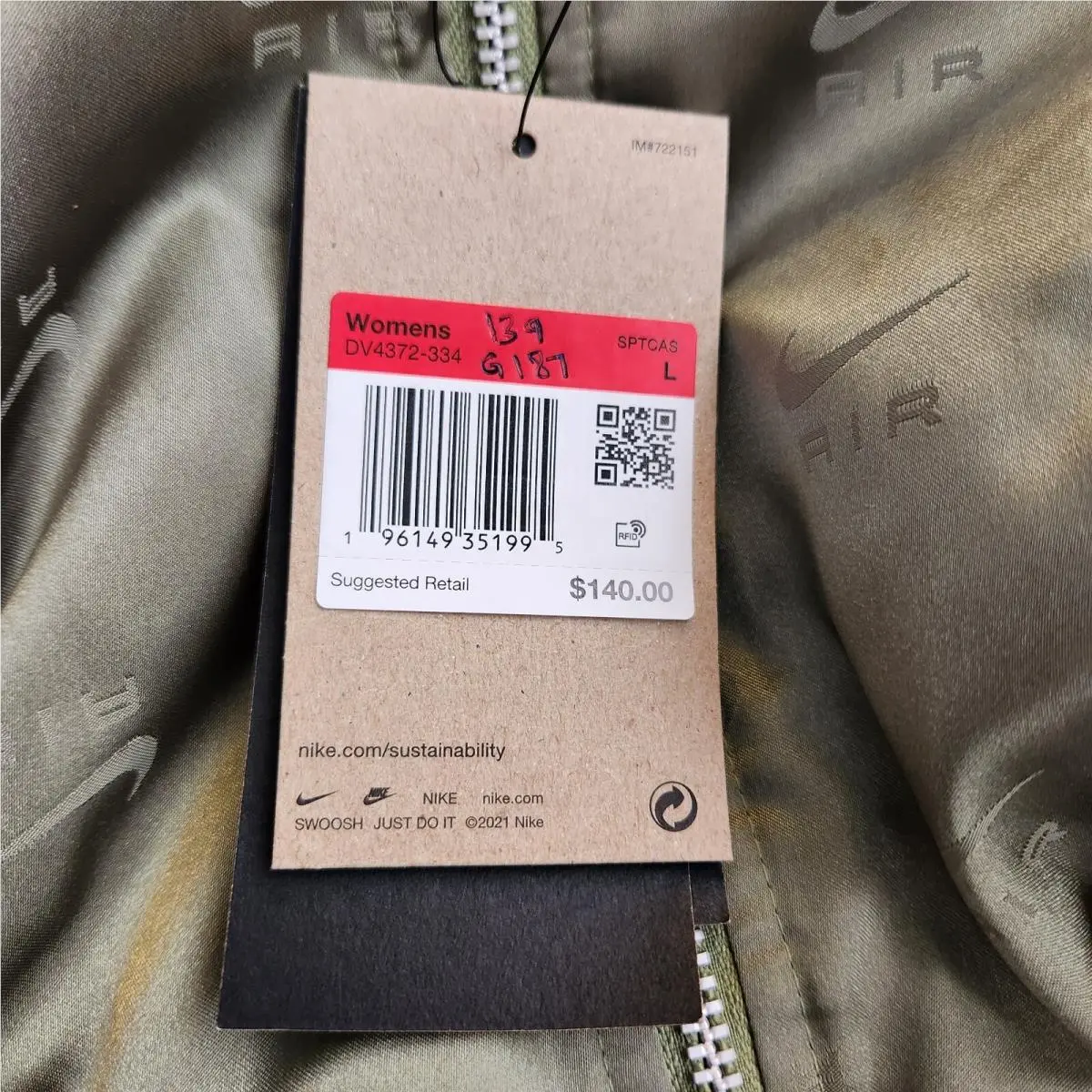 Nike clothing - Green (UPC: 196149351858) 9
