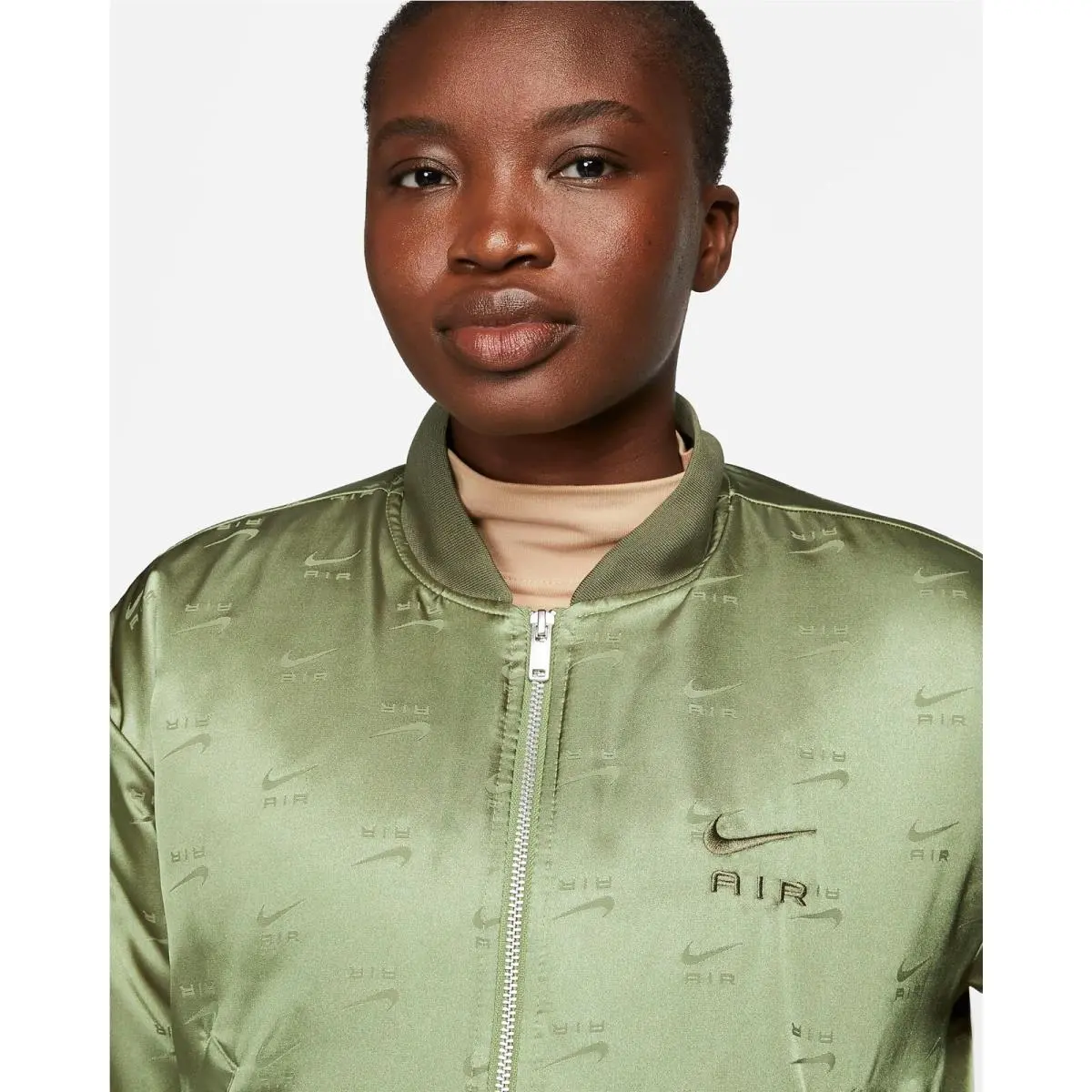Nike clothing - Green (UPC: 196149351858) 1