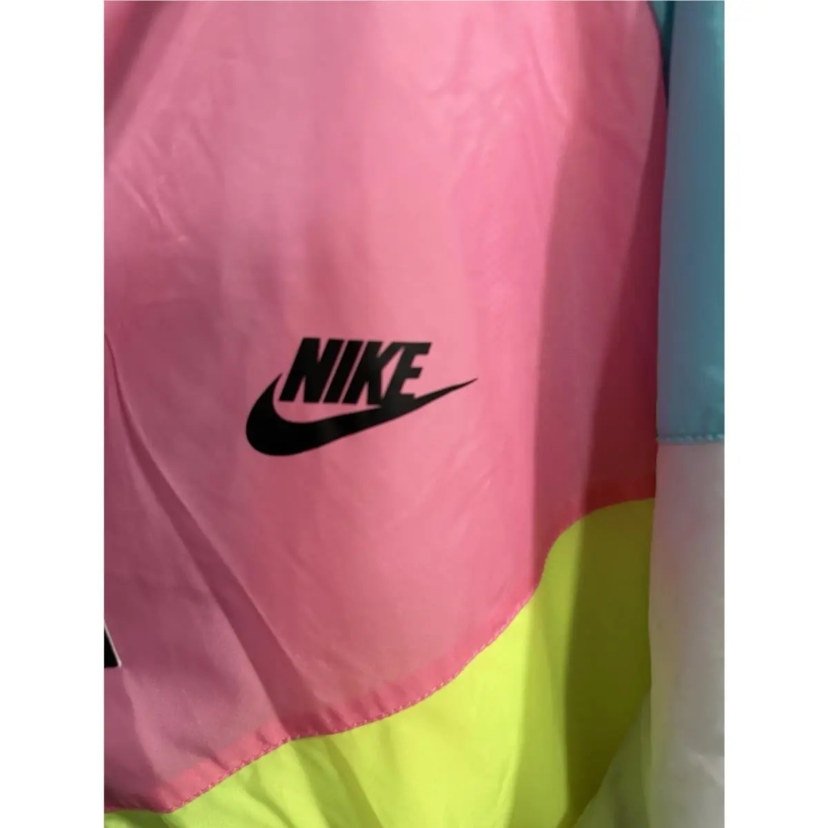 Nike clothing - Amplify Windrunner Heritage - Amplify Windrunner Heritage - CW2312-662 - Multicolor 2
