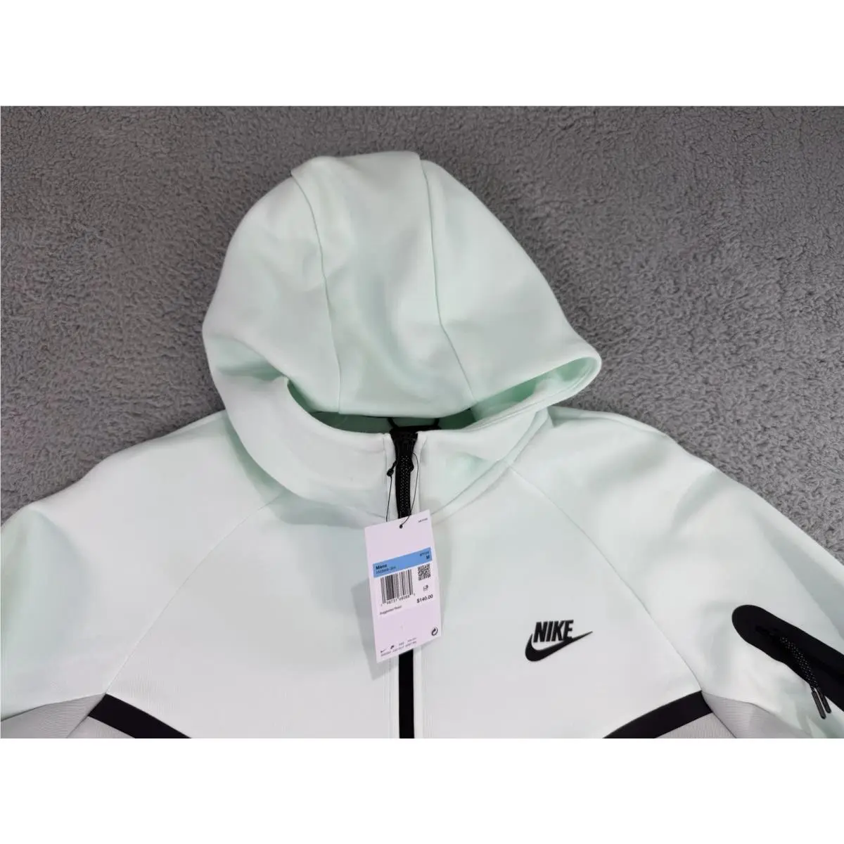 Nike clothing - Mint / Grey-Black (UPC: 198731682647) 0