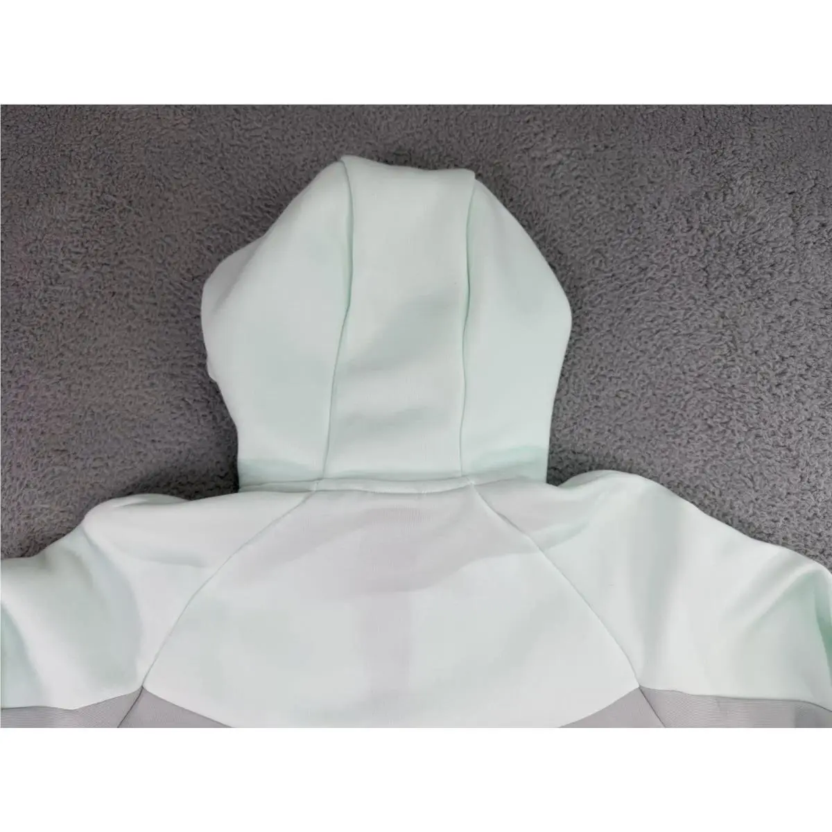 Nike clothing - Mint / Grey-Black (UPC: 198731682647) 3