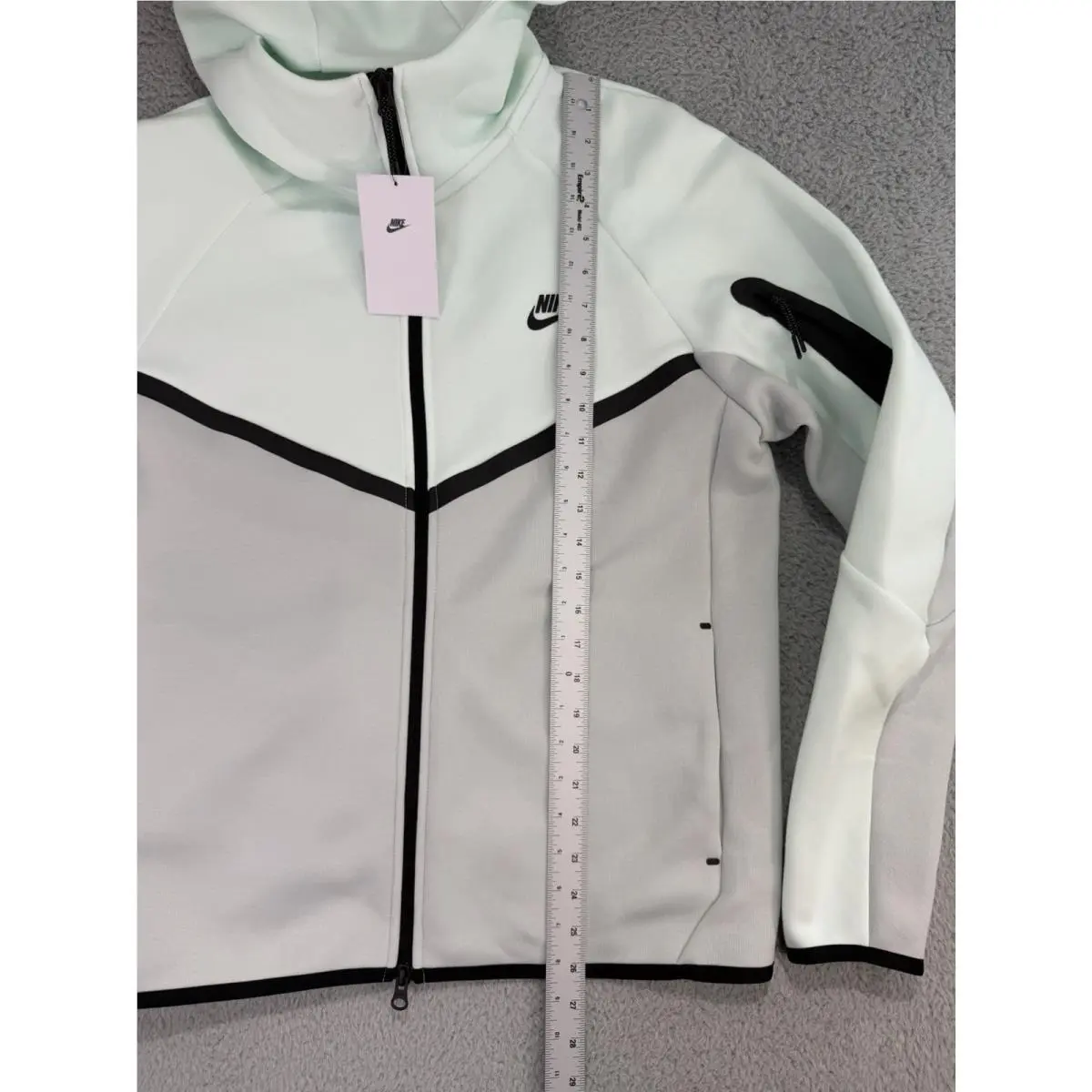 Nike clothing - Mint / Grey-Black (UPC: 198731682647) 6
