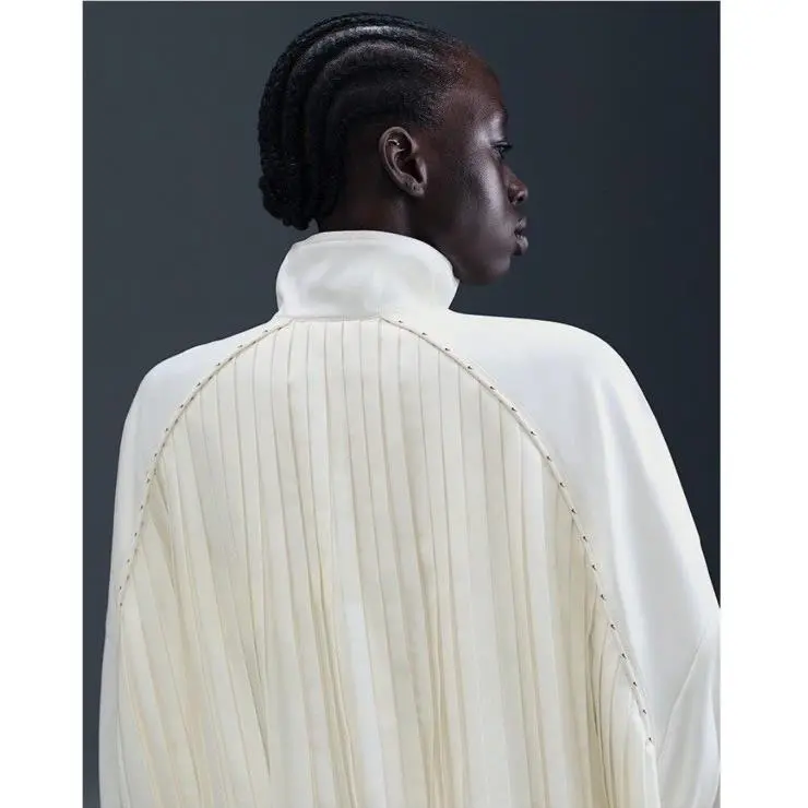 Nike clothing - Ivory (UPC: 0198482084677) 0