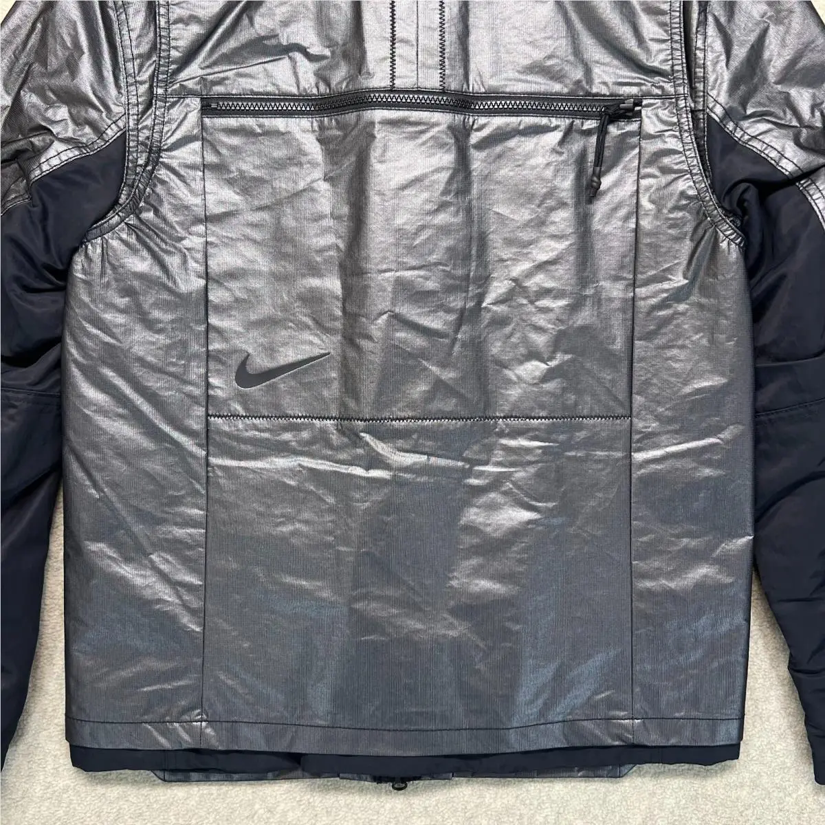 Nike clothing - Silver (UPC: 193656186058) 11