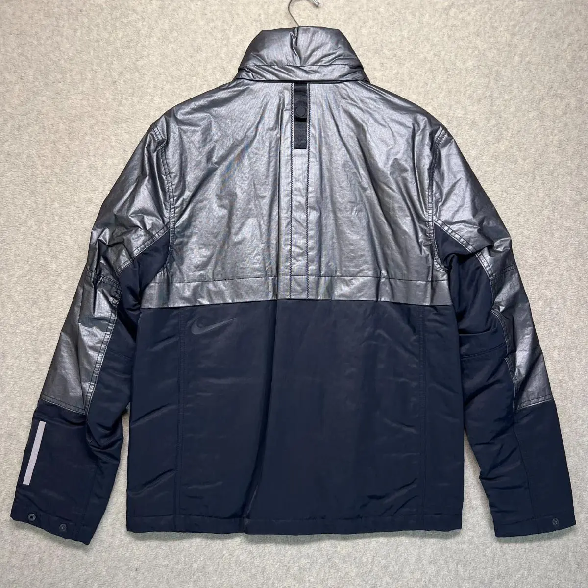 Nike clothing - Silver (UPC: 193656186058) 2