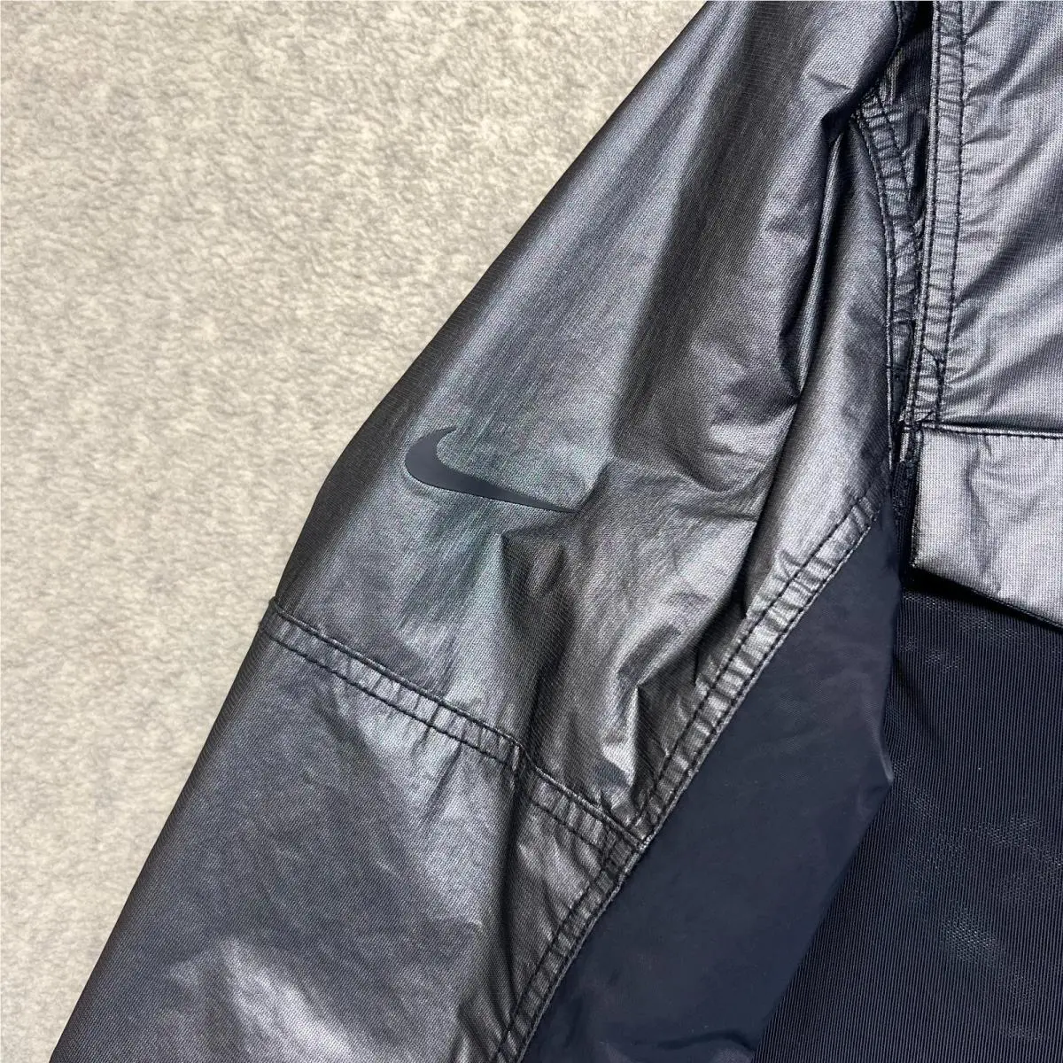 Nike clothing - Silver (UPC: 193656186058) 12