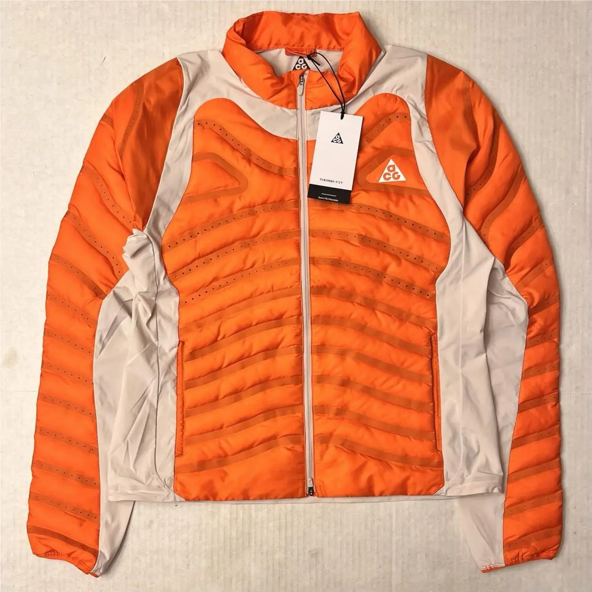 Nike clothing - Orange (UPC: 198488840567) 1