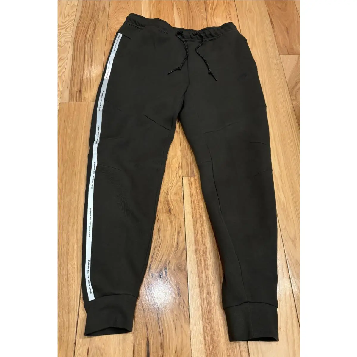 Nike Tech Fleece Joggers with Reflective Accents Sequoia IM6540 355 Men`s Medium