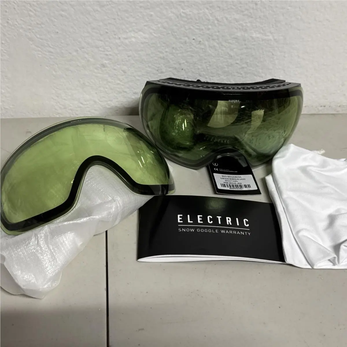 Electric EG3 Ski Snowboard Goggles Black Tropic Jet Black + Bonus Lens