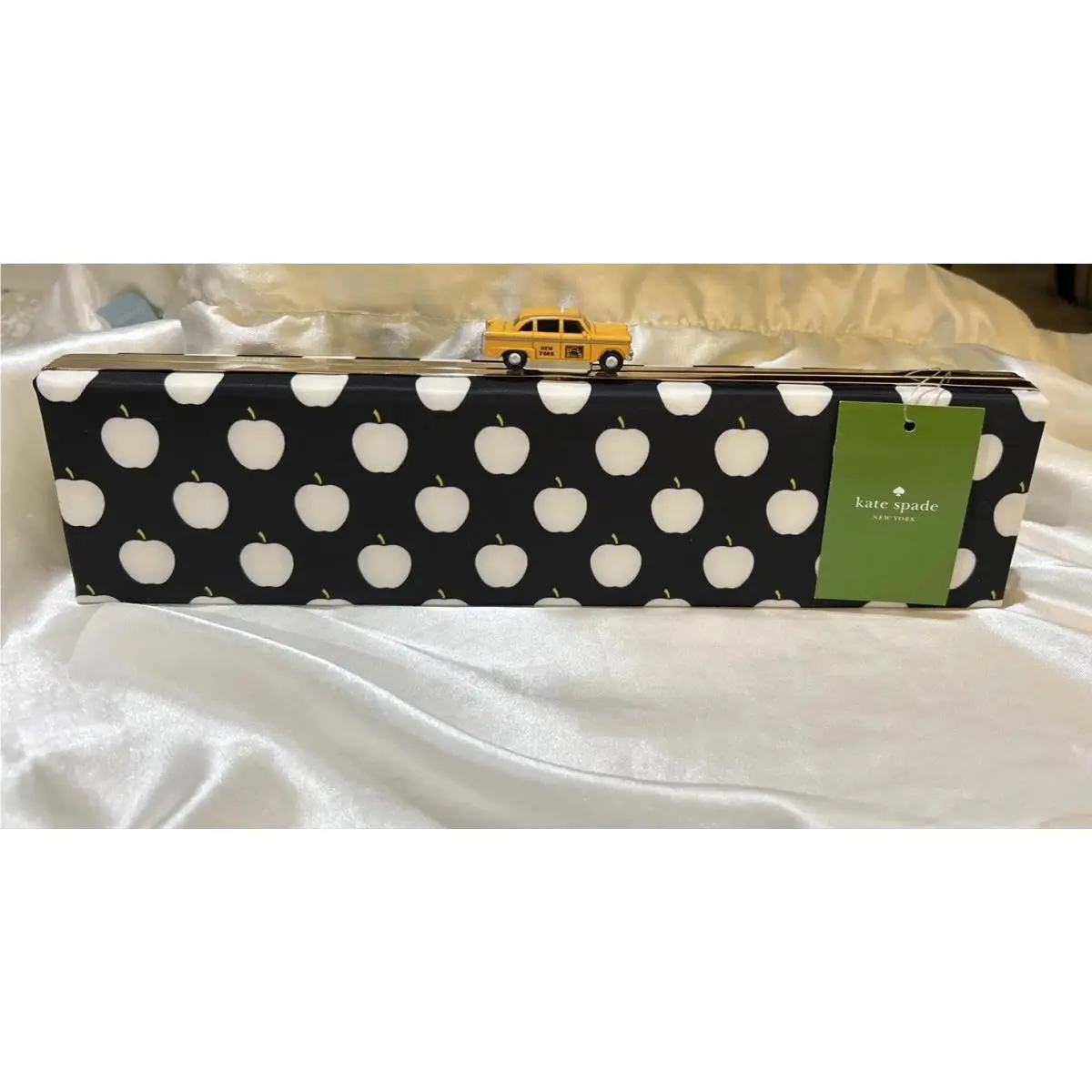 Taxi Off Duty York Apples Clutch/snake Chain Shoulder Purse by Kate Spade