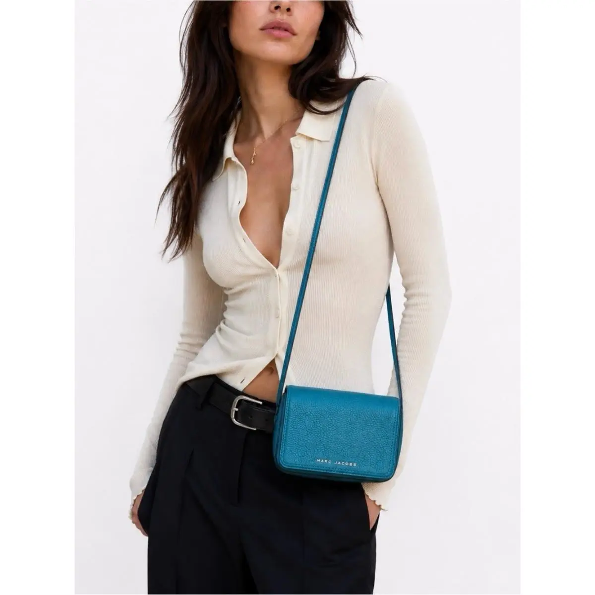 Authenticated Marc Jacobs Harbor Blue Pebbled Leather Crossbody Bag