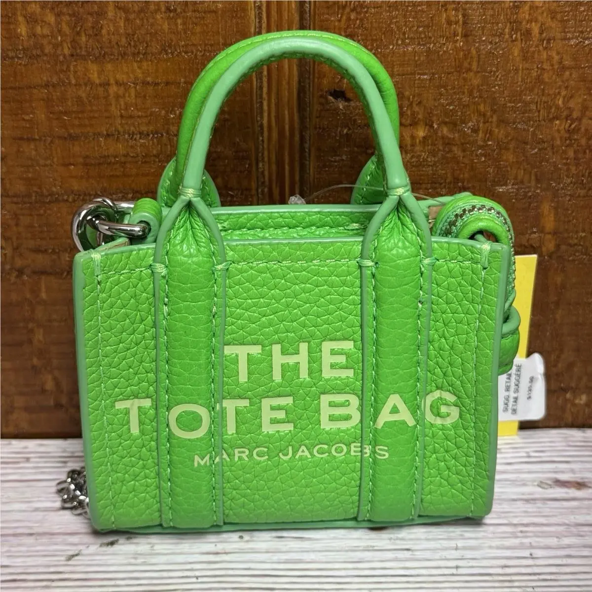Marc Jacobs The Nano Tote Leather Bag Charm - Apple
