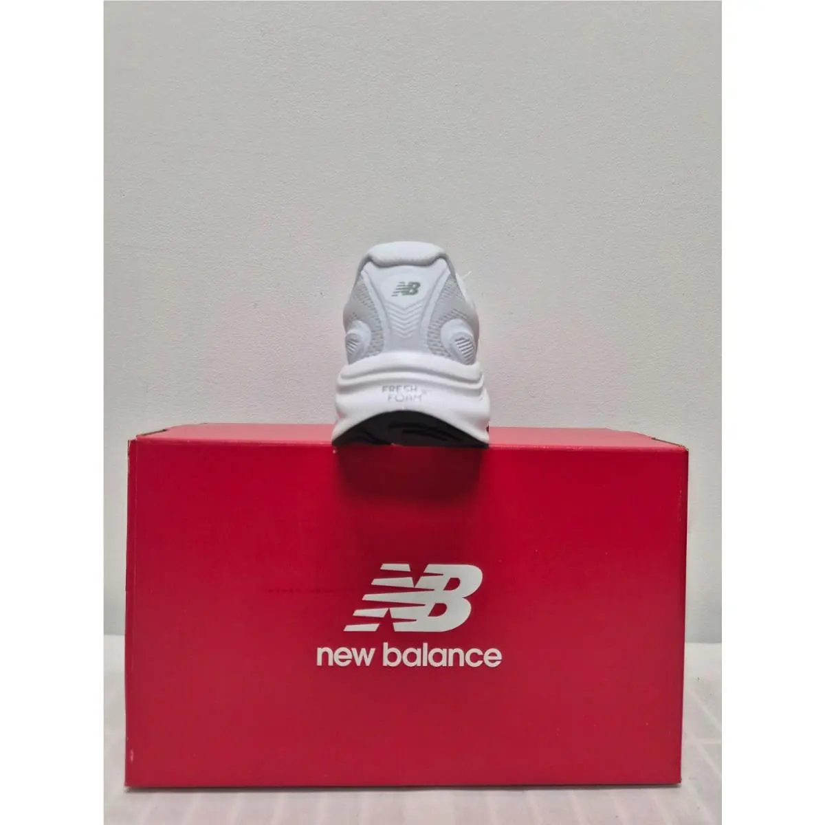 New Balance shoes - NEW BALANCE FRESH FOAM X KAIHA ROAD v2 - WKAIR3EV - White 1