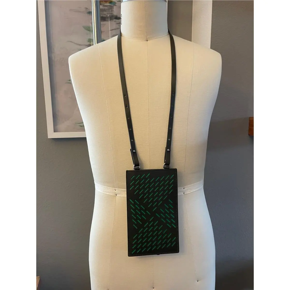 Bottega Veneta Black Leather Lanyard Phone Case Wallet 578205 Green Stripe