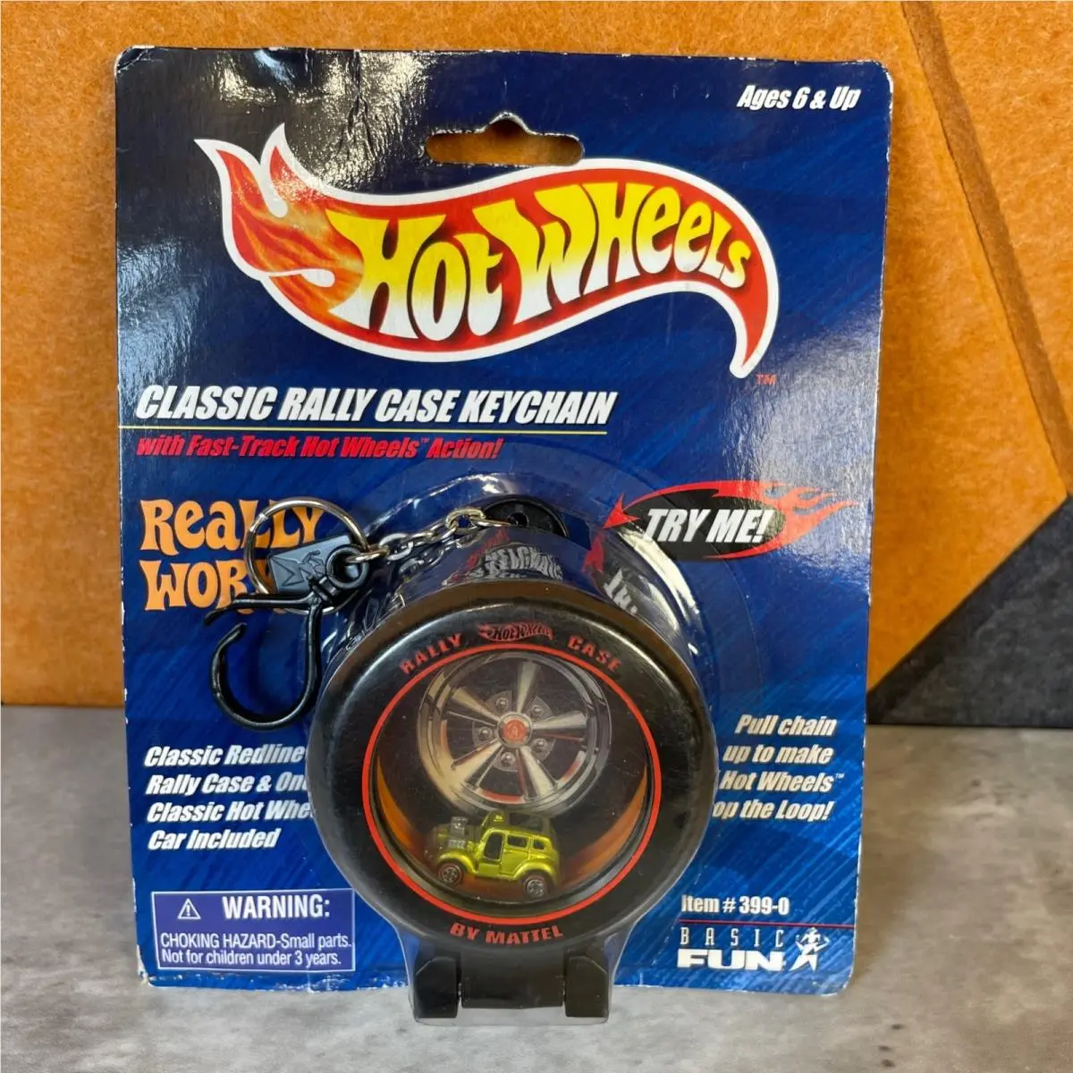 Hot Wheels Classic Rally Case Keychain Basic Fun Cockney Cab Mini Car 399-0 2000