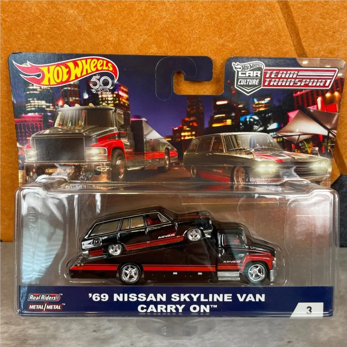 Hot Wheels Team Transport 69 Nissan Skyline Van Carry On Advan Black Red 3