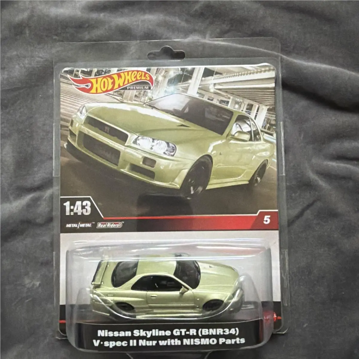 Hot Wheels Premium Nissan Skyline Gt-r BNR34 Green 1:43 Scale